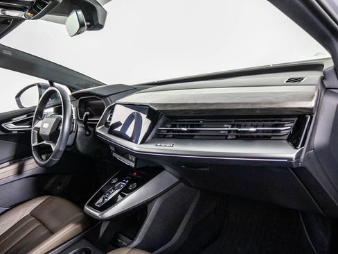 Used 2022 Audi Q4 e-tron Premium Plus AWD/4WD image 18