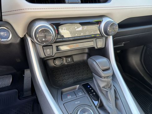 Certified 2022 Toyota RAV4 XLE w/ Convenience Package image 8