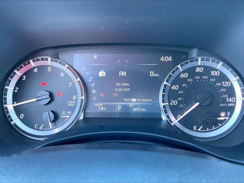 Certified 2025 Toyota Highlander XLE image 24