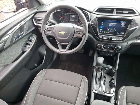 Used 2022 Chevrolet TrailBlazer LT w/ Convenience Package image 14