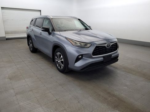 Used 2020 Toyota Highlander XLE image 13