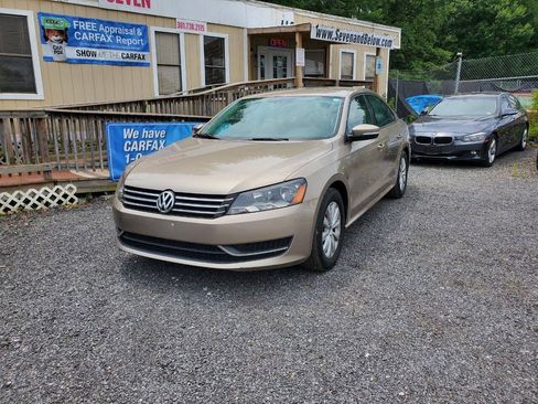 Used 2015 Volkswagen Passat 1.8T S FWD image 4