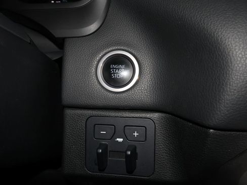 Used 2023 Toyota Tundra Limited image 15