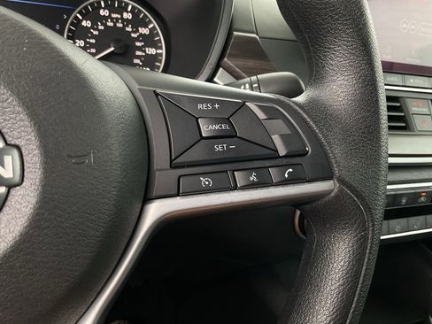 Used 2025 Nissan Altima 2.5 SV FWD image 30