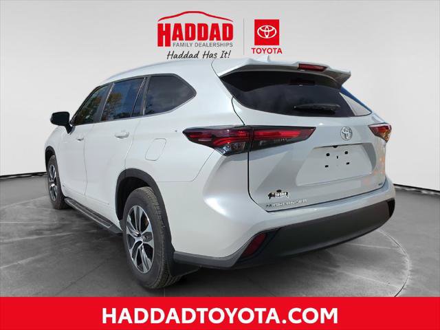 Certified 2026 Toyota Highlander XLE AWD/4WD image 3