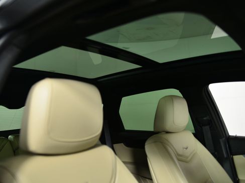 Used 2018 Cadillac XT5 Luxury w/ Driver Awareness Package image 12