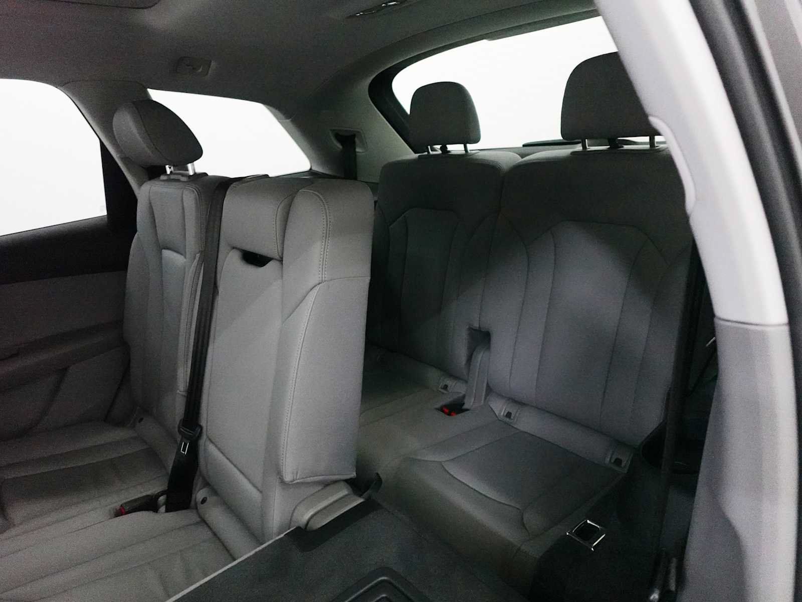 Used 2023 Audi Q7 2.0T Premium w/ Convenience Package AWD/4WD image 30