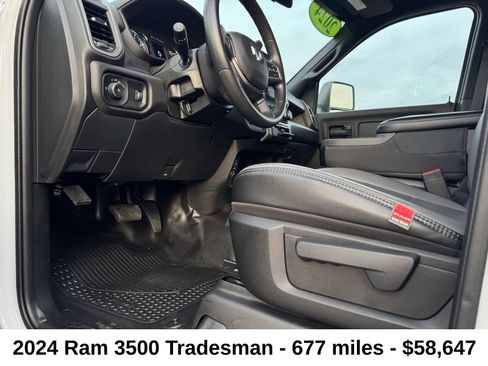 Used 2024 RAM 3500 Tradesman w/ Chrome Appearance Group image 11