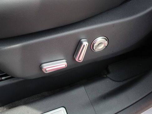 New 2026 Lincoln Nautilus Premier AWD/4WD image 32