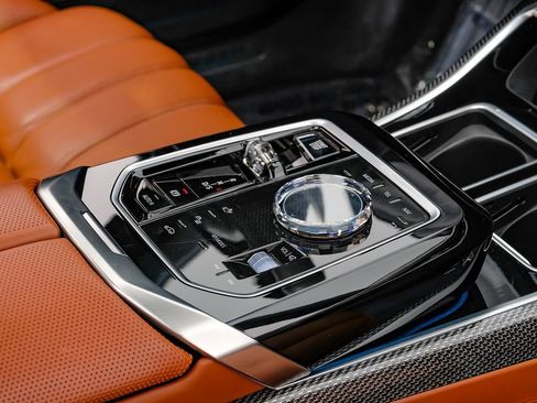 Used 2023 BMW 760i xDrive image 23