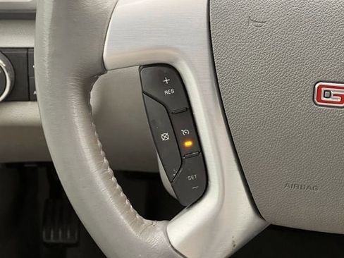 Used 2015 GMC Acadia SLT image 12