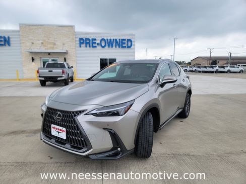 Used 2025 Lexus NX 250 FWD w/ Accessory Package (2T) image 3