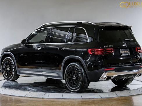 Used 2024 Mercedes-Benz GLB 250 w/ Exclusive Package image 12