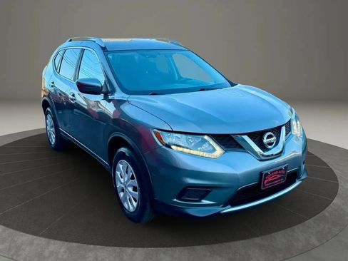 Used 2016 Nissan Rogue S w/ Appearance Package AWD/4WD image 3
