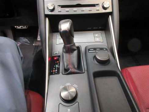 Used 2019 Lexus IS 300 F Sport w/ F Sport Package AWD/4WD image 31