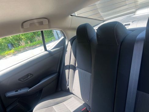 Used 2025 Nissan Sentra SV image 34