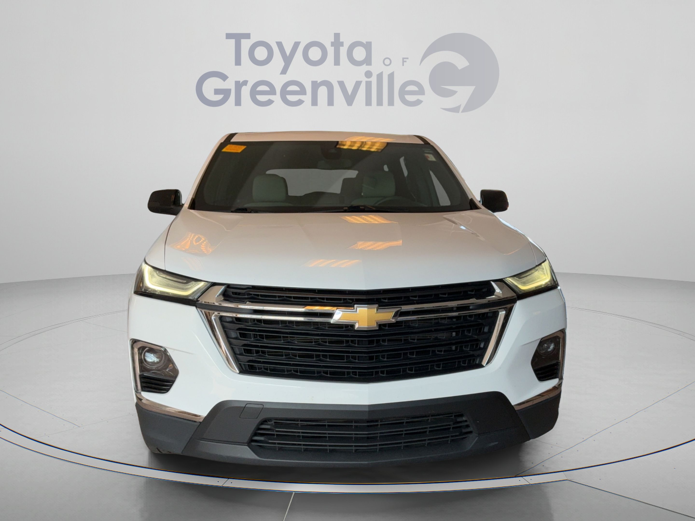 Used 2022 Chevrolet Traverse LS FWD image 9