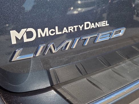 Used 2024 Ford Explorer Limited w/ Limited Technology Package AWD/4WD image 16