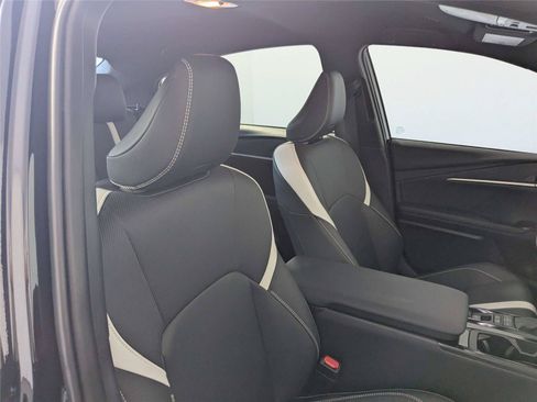 Certified 2025 Toyota Camry SE FWD image 33