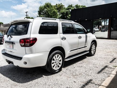 Used 2020 Toyota Sequoia Platinum RWD image 11