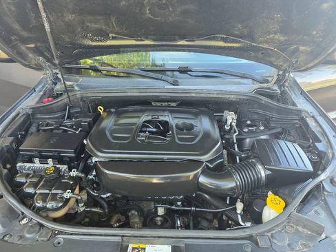 Used 2017 Jeep Grand Cherokee Laredo AWD/4WD image 23