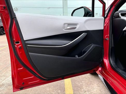 Used 2020 Toyota Corolla SE image 21