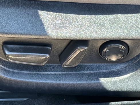 Used 2025 Toyota Camry SE w/ Multimedia Upgrade Package image 20