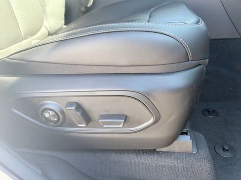 New 2026 Jeep Grand Cherokee Limited w/ Luxury Tech Group II AWD/4WD image 29