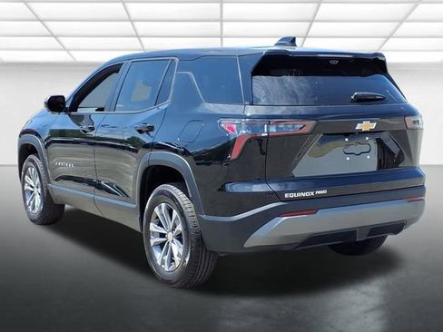 New 2026 Chevrolet Equinox LT AWD/4WD image 3