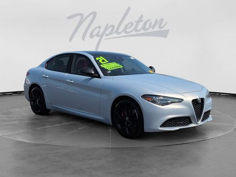 Used 2020 Alfa Romeo Giulia AWD w/ Nero Edizione image 3