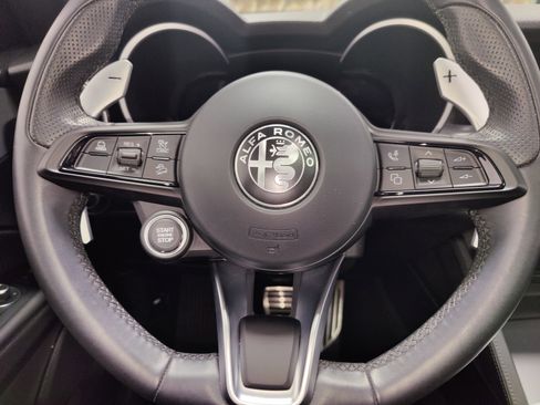 Used 2024 Alfa Romeo Stelvio Veloce image 31