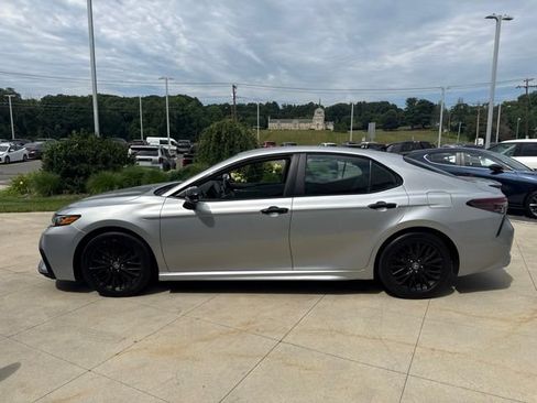 Used 2021 Toyota Camry SE AWD/4WD image 4