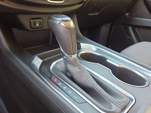Used 2019 Chevrolet Traverse LT FWD image 21