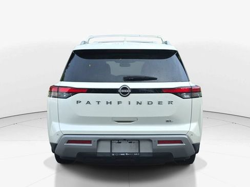 Used 2024 Nissan Pathfinder SL w/ SL Premium Package FWD image 7