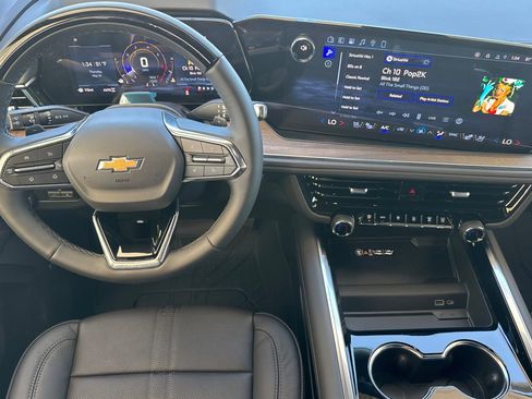 New 2026 Chevrolet Suburban High Country AWD/4WD image 16