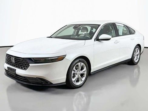 Used 2025 Honda Accord LX image 6