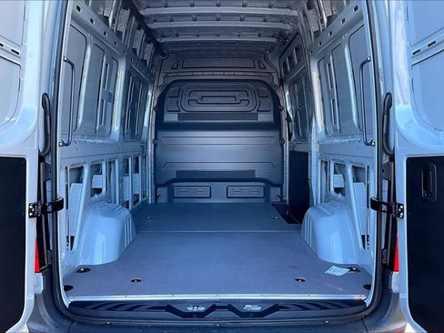 New 2026 Mercedes-Benz Sprinter 2500 image 18