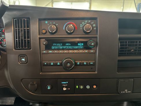 New 2024 GMC Savana 2500 w/ Driver Convenience Package RWD image 17