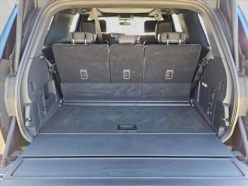 Used 2025 Ford Expedition Tremor image 6