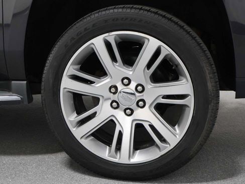 Used 2016 Cadillac Escalade ESV Luxury AWD/4WD image 37