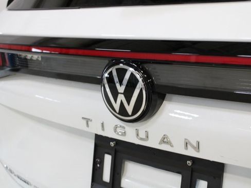 New 2026 Volkswagen Tiguan SEL R-Line image 37