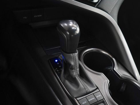 Used 2022 Toyota Camry SE FWD image 21