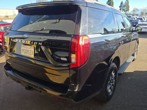 Used 2025 Ford Expedition Active image 2