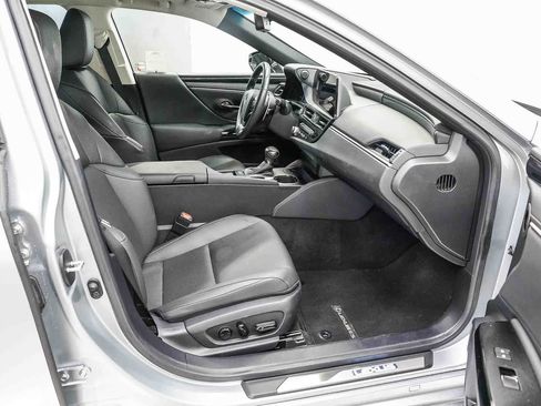 Certified 2025 Lexus ES 350 F Sport w/ Accessory Package (Z2) FWD image 17