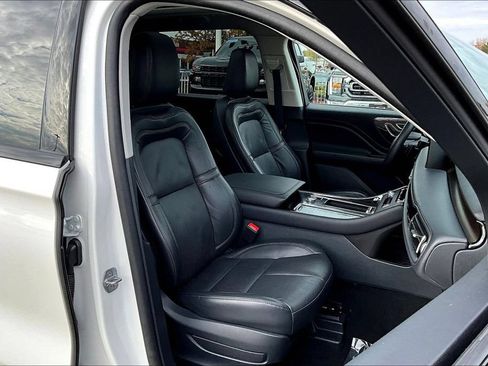 Used 2025 Lincoln Aviator Reserve w/ Jet Appearance Package AWD/4WD image 7