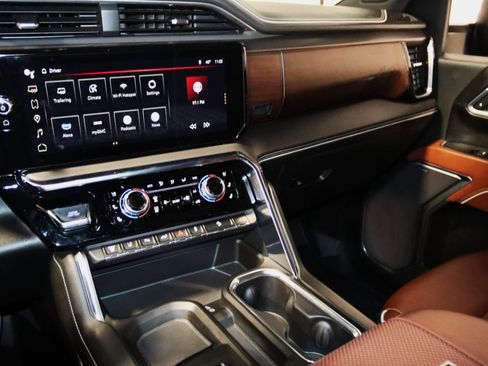 Used 2024 GMC Sierra 3500 Denali Ultimate image 67