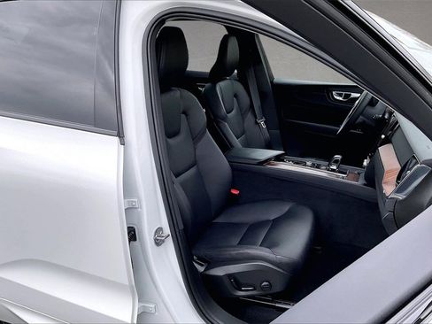 Certified 2023 Volvo XC60 B5 Plus w/ Protection Package Premier image 28