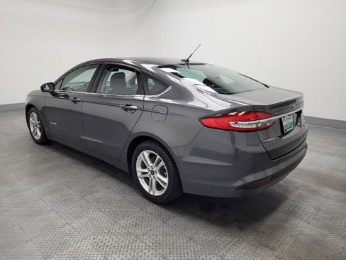 Used 2018 Ford Fusion SE image 3