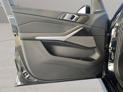 Certified 2024 BMW X7 xDrive40i w/ M Sport Package image 12