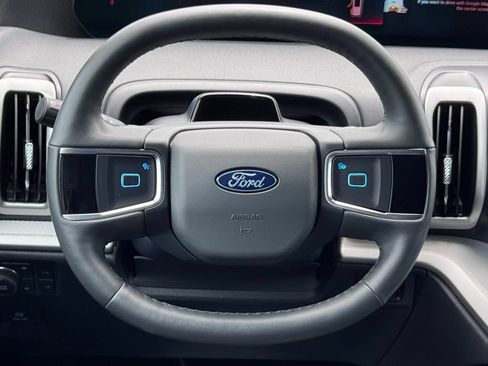 Used 2025 Ford Expedition Active AWD/4WD image 8
